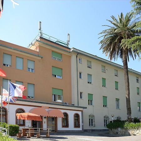 Casa Fatebenefratelli Hotel Varazze Bagian luar foto