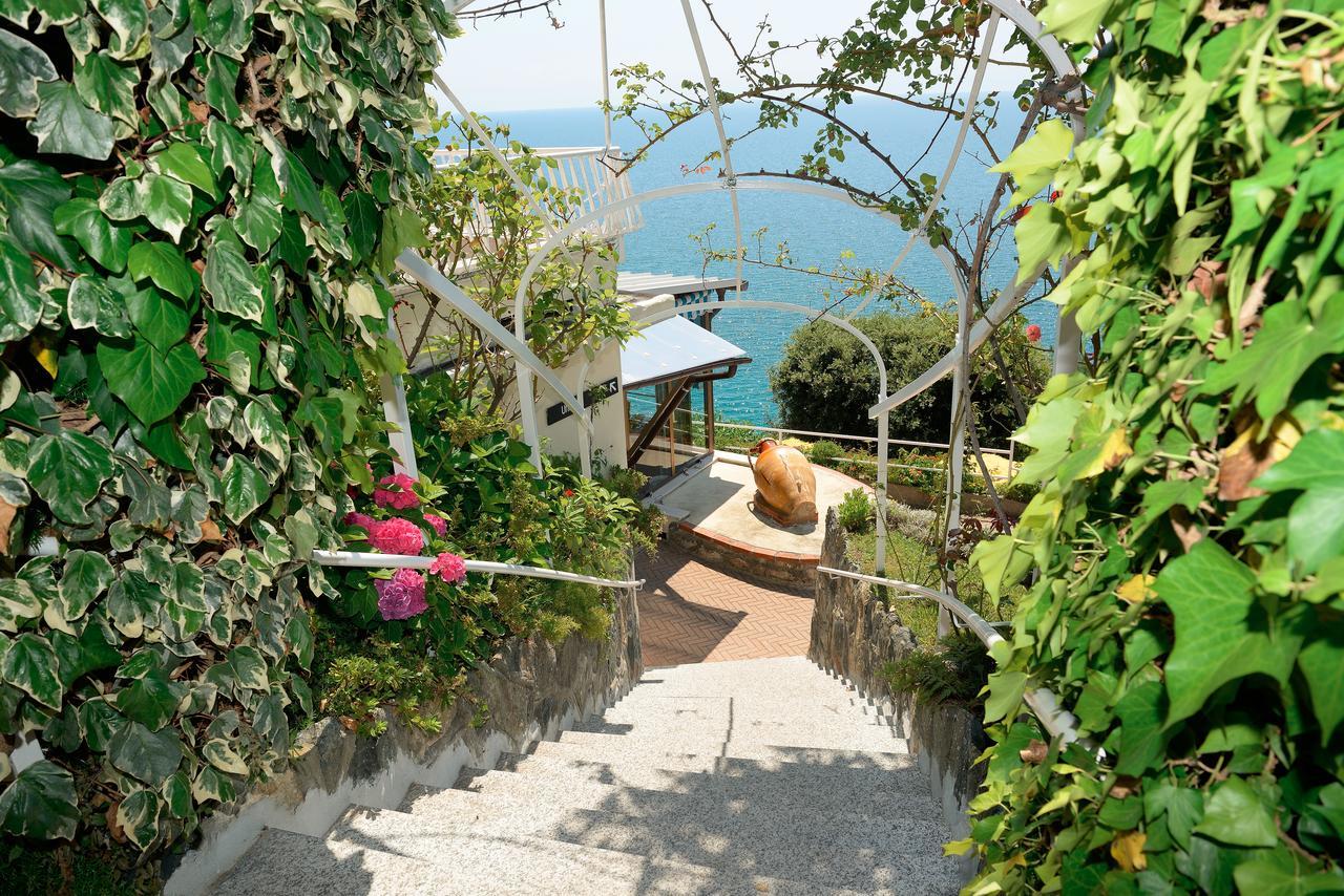 Casa Fatebenefratelli Hotel Varazze Bagian luar foto