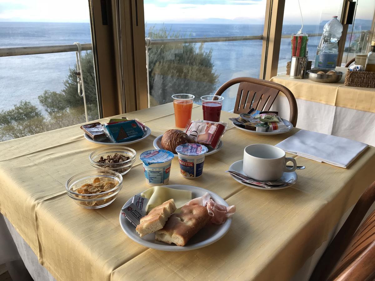 Casa Fatebenefratelli Hotel Varazze Bagian luar foto