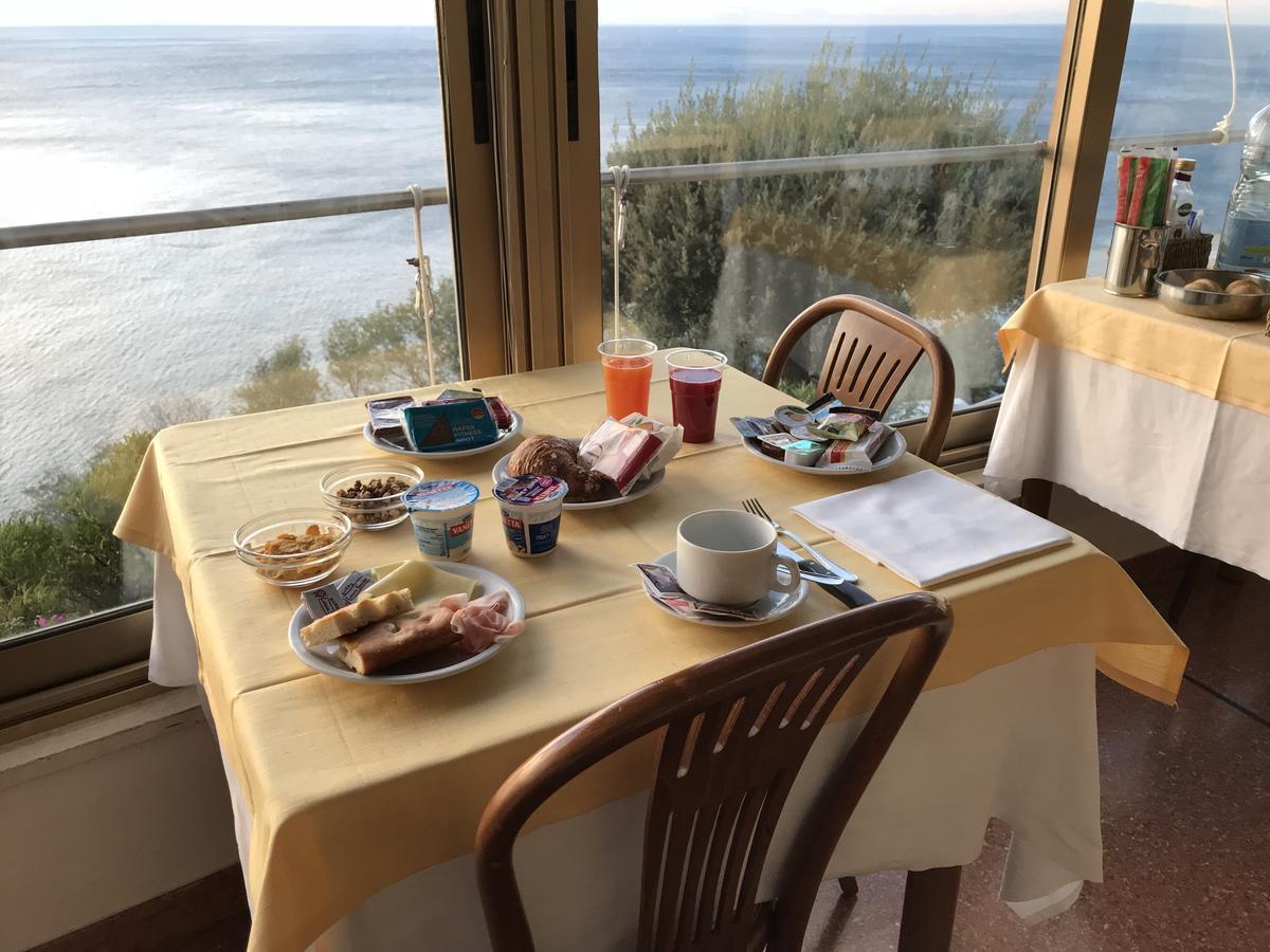 Casa Fatebenefratelli Hotel Varazze Bagian luar foto